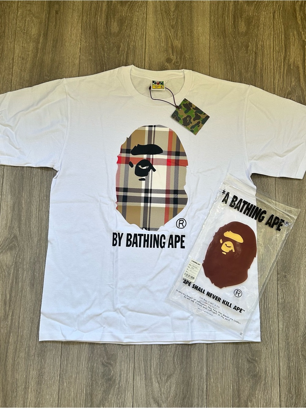 Size XL | Burberry Bape head collab white Tee